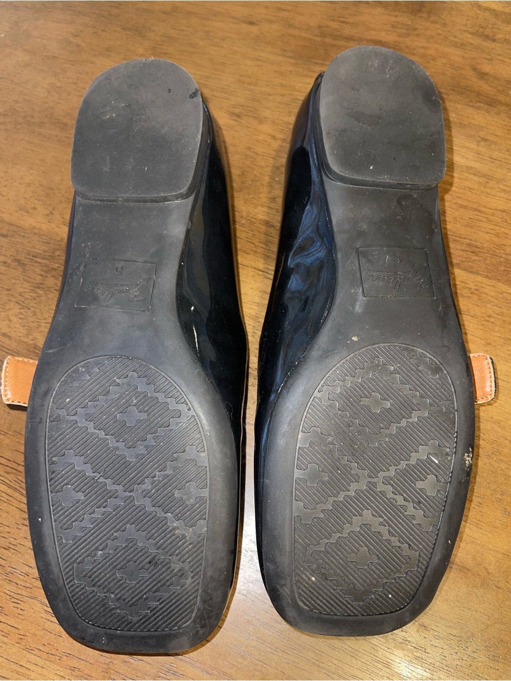 Black Patent Mary Jane Flats size 6 - Picture 4 of 4